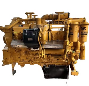 Le bulldozer D10T2 est propulsé par un moteur C27, d'une puissance de 571 kW et d'une vitesse de 1800 tr/min, doté de 12 cylindres. - Product Image 2
