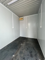 Conteneur d'expédition plat de 20 pieds, maison modulaire, bureau préfabriqué mobile, cabine de construction avec design moderne