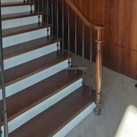 Caractéristiques durables d'intérieur modernes de double poutre de villa de luxe d'escaliers droits de bande de roulement en bois