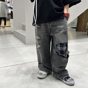 Nuevos pantalones y vaqueros rasgados y temperamentales de moda para niños - Product Image 2