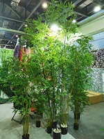 Bambou artificiel en plastique grand format avec pot pour la décoration de la maison, des hôtels, des événements extérieurs et des mariages (vente en gros)
