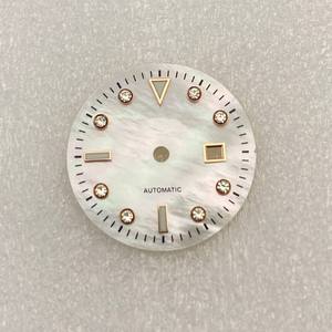 Montre mécanique NH05 à cadran rond en forme de coquille, 24,5 mm, avec affichage de la date luminescent vert - Product Image 3