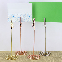 Accessoire de restaurant de supermarché Porte-cartes en papier A4 à longue queue et pince creuse Porte-cartes en métal pour fournitures de papeterie de bureau