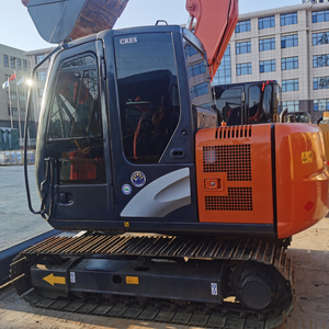 Mini-excavatrice sur chenilles Hitachi ZX70 7T d'occasion, modèle 2024, haute qualité, certifiée CE, moteur fiable, boîte de vitesses, fabrication japonaise - Product Image 1
