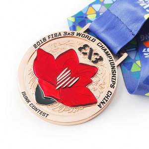 Medalla de Maratón Europea 3D Personalizada, Chapada en Oro, Trofeo Deportivo de Metal en Blanco para Premios de Carreras, Técnica de Grabado - Product Image 1