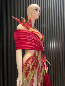 Elegante Vestido de Mujer con Hombros Descubiertos, Corte Trompeta, Tela de Seda con Pedrería de Alta Gama, Vestido de Noche para Fiesta - Product Image 3
