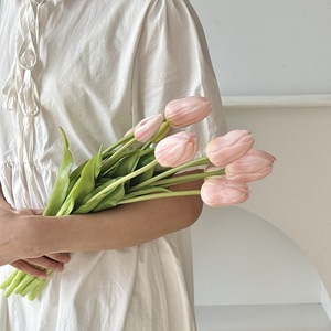 Ramo de Tulipanes de Silicona, Flor Artificial de Goma Suave, Alta Simulación, Decoración para el Hogar, Accesorios para Bodas, Adorno Floral de Primavera - Product Image 2