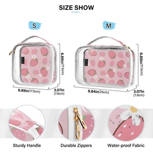 Ensemble de deux trousses de maquillage transparentes rose fraise personnalisées, petite trousse de toilette à fermeture éclair en PVC pour femmes, sacs cosmétiques transparents - Product Image 3