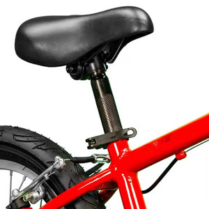 จักรยานรุ่นยอดนิยมสำหรับเด็กอายุ 6 ถึง 13 ปี สีแดง พร้อมเกียร์เดี่ยวและตะเกียบเหล็ก สำหรับเด็กชายและเด็กหญิง รุ่น 718-1 จักรยานเด็ก 718-1 - Product Image 2