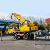 Mini-grue de camion 4x4 personnalisée, 6 tonnes, hauteur de levage 25m, haute efficacité, en promotion en Chine