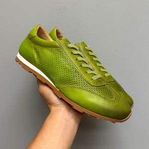 Baskets en cuir perforé vert pour homme, faites à la main, respirantes, décontractées, à lacets, antidérapantes, confortables, légères, printemps-automne - Product Image 3