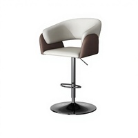 Fauteuil de salon moderne Wabi-Sabi en bois avec design modulaire capitonné, couleur crème, pieds hauts et mécanisme de levage