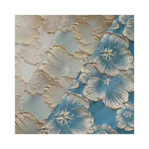 Высококачественная 100% полиэфирная плетеная модная 3D пряжа с золотыми цветами окрашенная парчовая жаккардовая ткань для платья