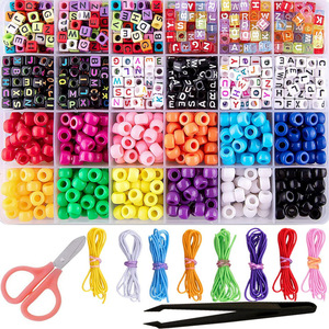 Kit de perles acryliques en forme de lettres et de perles tonneau avec cordon élastique, ciseaux et aiguille pour la fabrication de bracelets DIY et fournitures d'artisanat - Product Image 1