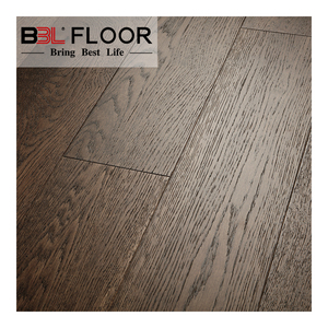 Pavimento in Legno Ingegnerizzato Multistrato Jiangsu BBL, Spessore 8mm, con Anima SPC e Impiallacciatura in Rovere Europeo, Installazione a Click Valinge - Product Image 1