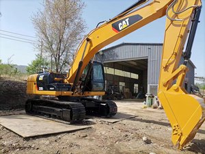 Excavatrice sur chenilles CAT 320D2 de 20 tonnes de haute qualité, excavatrice Caterpillar 320D2 d'occasion en stock - Product Image 2