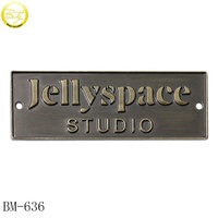 Plaque de lettres de meubles en cuivre antique, logo rectangulaire personnalisé, étiquette métallique avec vis