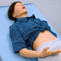 MEDVISION LISA Advanced Life Support Simulator Manikin Silikon dengan Perawatan CPR & Trakeostomi Warna Kulit untuk Pelatihan Medis