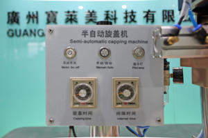 <span class=keywords><strong>เครื่อง</strong></span>บรรจุและปิดฝาแบบกึ่งอัตโนมัติสำหรั<span class=keywords><strong>บน</strong></span>้ำยาล้างมือ <span class=keywords><strong>เครื่อง</strong></span>ดื่ม และเครื่องปิดฝาสำหรับธุรกิจขนาดเล็ก - Product Image 5