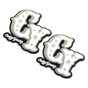 Parches bordados personalizados al por mayor 3D Stick-On resina plástico Chenille pequeño MOQ Iron-On lentejuelas para prendas de vestir China proveedor - Product Image 2