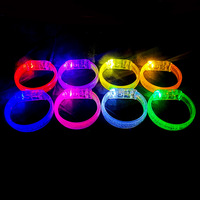 Bracelet LED en acrylique transparent à bulles, 8 couleurs, en plastique PS, avec pile bouton AG3, personnalisable, vente en gros