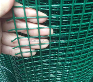 Malla de alambre soldada recubierta de PVC verde para aplicaciones de cercas agrícolas - Product Image 3