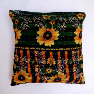 Taie d'oreiller décorative florale Kantha vintage pour la maison - Product Image 1