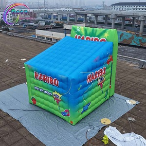 Stand publicitaire gonflable personnalisé en forme de maison de bonbons, thème <span class=keywords><strong>Haribo</strong></span>, pour événement promotionnel - Product Image 3