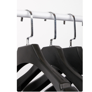 Cintre de haute qualité en plastique à épaules larges, en velours floqué, pour manteaux, vestes, costumes et pantalons, avec barre transversale - Product Image 5