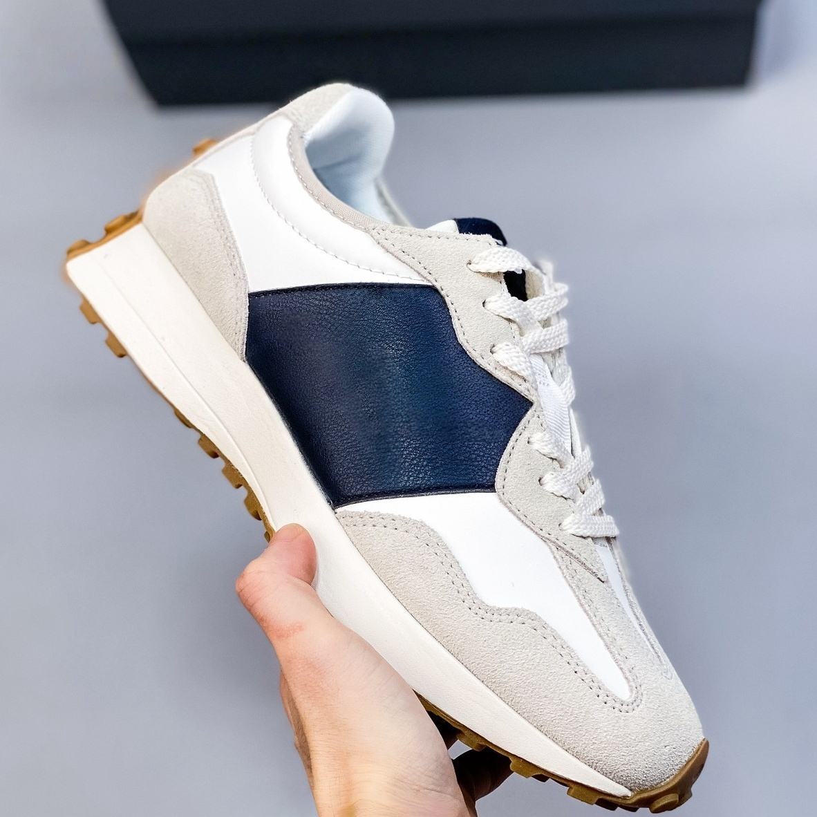 สีน้ำเงินเข้ม