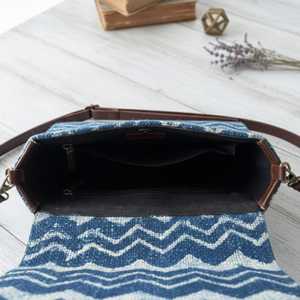 Bolso Bandolera de Algodón con Estampado Artesanal, Estilo Boho Azul, Hecho a Mano en India, con Correa en Zigzag, Venta al Por Mayor - Product Image 2