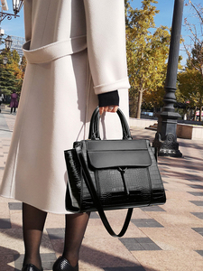 Fashion Custom New Style Ladies Versatile Crossbody <b>Bag</b> Large Capacity Ladies Shoulder Handbag - Product Image 3