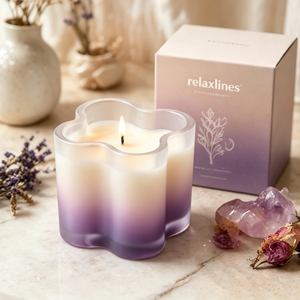 Bougie parfumée en cire de soja Relaxlines - Fabriquée à la main dans des pots en verre assortis, plusieurs tailles et couleurs - Product Image 3