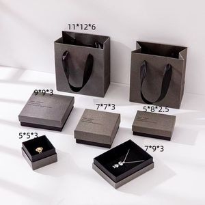 La caja de regalo cuesta un dólar y puedes elegir una de las cajas con imágenes. La bolsa de tela también cuesta un dólar cada una - Product Image 2