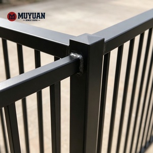 Valla Moderna <span class=keywords><strong>de</strong></span> Acero Galvanizado, Tipo Palisada Negra, con Puerta y Láminas Decorativas <span class=keywords><strong>de</strong></span> Metal para Jardín o Patio - Product Image 2
