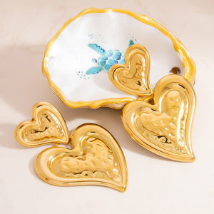 Xiyin Heart Shaped <b>Stud</b> Earrings 18K Gold <b>Titanium</b> Steel Valentine's Day Minimalist Fine Earrings - Product Image 1