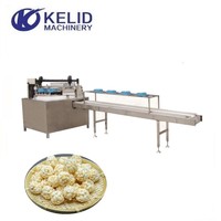 Barre de chocolat faisant la machine pour des couches de nougat ou de caramel