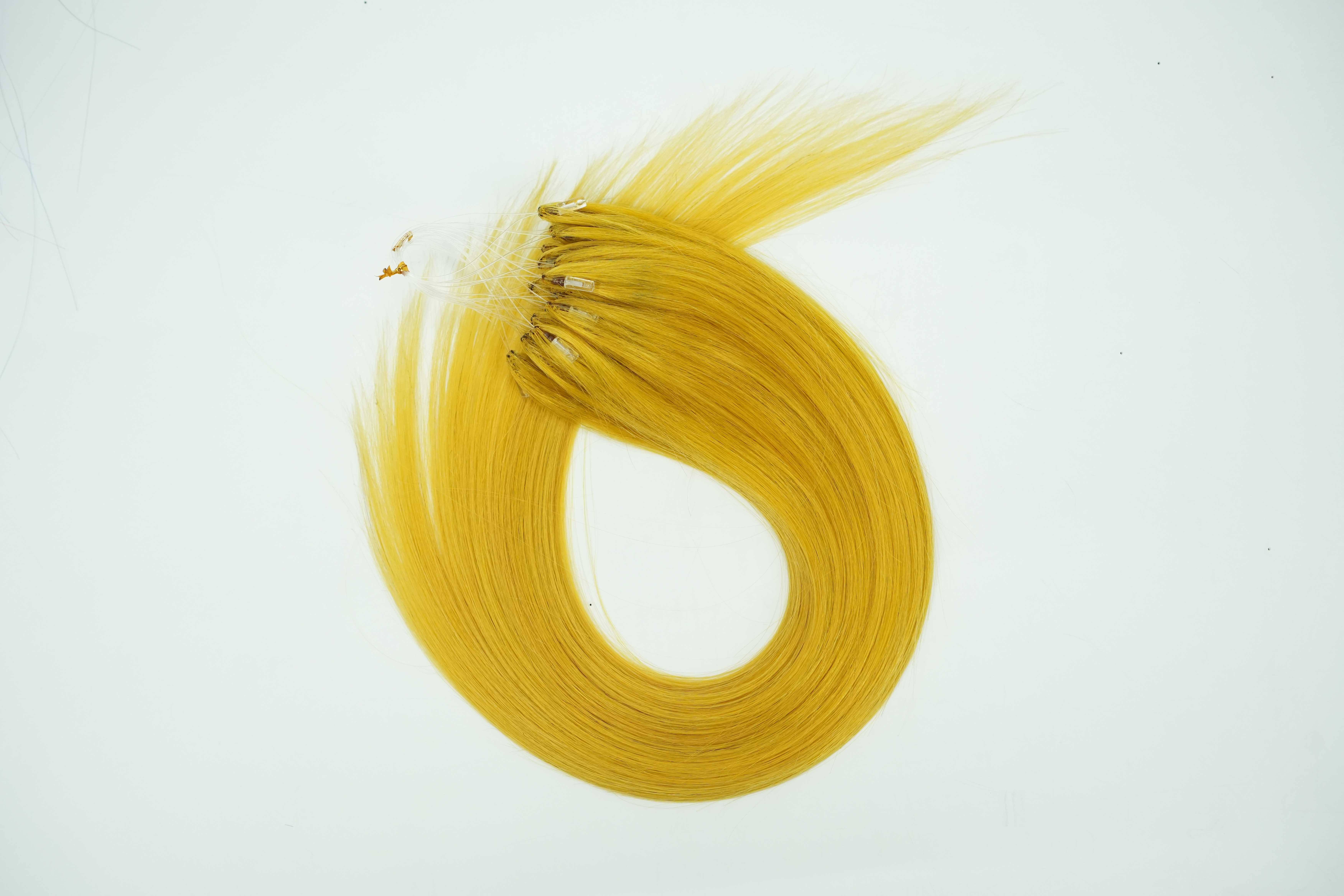 สีเหลือง