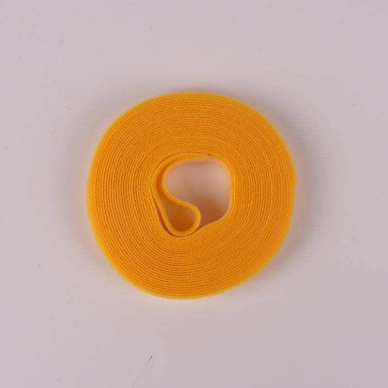 สีเหลือง