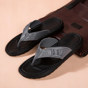 Las sandalias de playa tipo chanclas de talla grande más vendidas para hombre en el verano de 2026 son las nuevas para uso diario. - Product Image 3