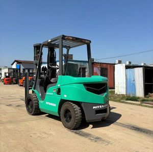 Montacargas Diésel Mitsubishi Usado de 3 Toneladas, Mástil Opcional, Equipo de Manipulación de Materiales para Almacenes y Construcción en Venta - Product Image 2