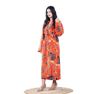 Bata de terciopelo de lujo ligero para mujer, con cordón ajustable, talla grande, para hotel y spa, camisón largo y grueso para otoño e invierno - Product Image 4