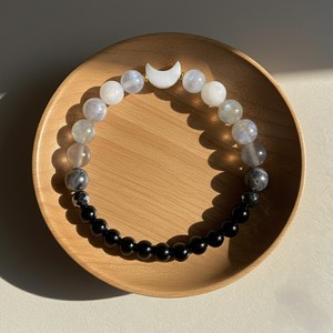 Bracelet en cristal phases lunaires - Vente en gros <span class=keywords><strong>de</strong></span> perles <span class=keywords><strong>de</strong></span> <span class=keywords><strong>pierre</strong></span> <span class=keywords><strong>de</strong></span> <span class=keywords><strong>lune</strong></span> et <span class=keywords><strong>de</strong></span> cristal, bijoux <span class=keywords><strong>de</strong></span> guérison énergétique - Product Image 1