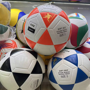 ลูกฟุตบอล PVC แบบพิเศษที่เป็นมิตรกับสิ่งแวดล้อม สำหรับใช้ในร่ม/กลางแจ้ง ออกแบบด้วยวัสดุสะท้อนแสง เย็บด้วยเครื่องจักร - Product Image 2