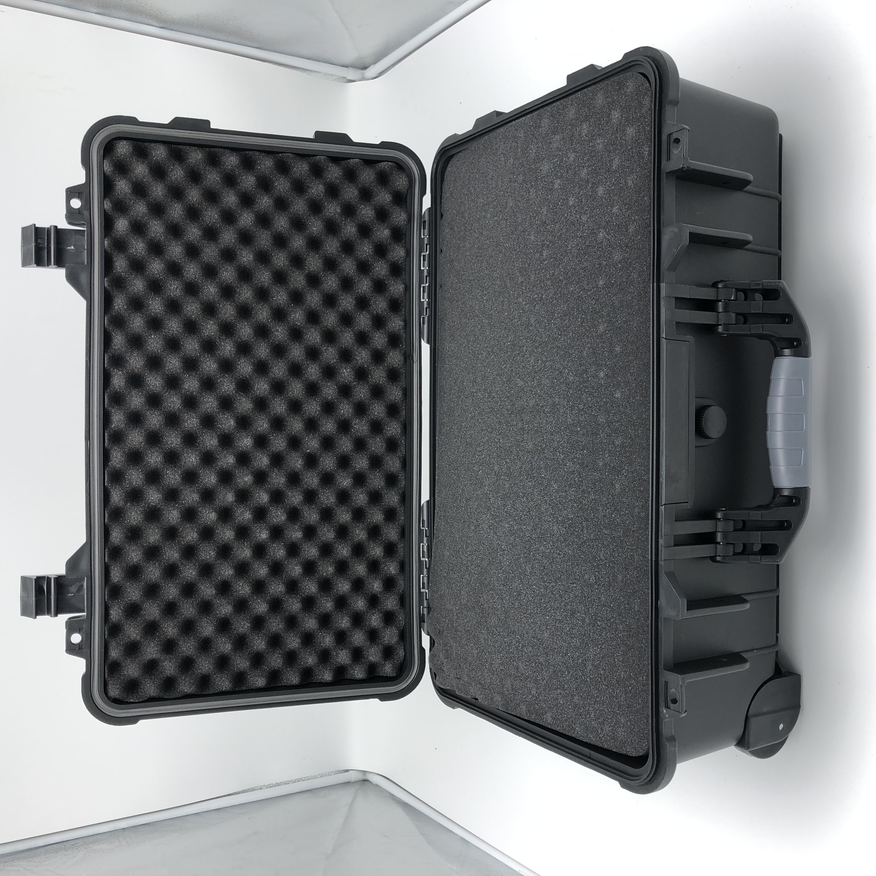 APACHE 5800 DARER Case - Large Waterproof Hard Shell Suit Case for