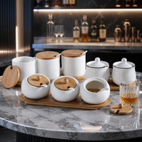Ensemble de pots en céramique rose poudré vintage avec 3 accents dorés, plateau de service étanche, cuillères, élégantes boîtes à sucre et à épices avec couvercles