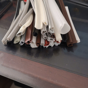 Bandes d'étanchéité pour portes en bois composites PVC TPE TPV Zhengxu – Accessoire moderne, simple et coloré pour isolation phonique et anti-collision des fenêtres - Product Image 1