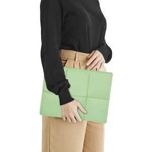 Housse d'ordinateur portable matelassée et rembourrée pour femmes, compatible avec <span class=keywords><strong>MacBook</strong></span> <span class=keywords><strong>Air</strong></span> <span class=keywords><strong>M2</strong></span> <span class=keywords><strong>M1</strong></span> - Product Image 2