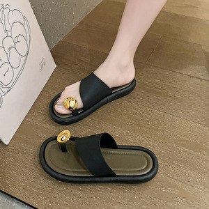 Dép xỏ ngón thời trang ba màu đế bằng đi biển mùa hè mới nhẹ nhàng thoải mái và đa năng năm 2024 - Product Image 6