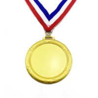 Médailles de football en métal au design de trophée, prix avantageux, vente en gros, ruban gratuit, médailles de sport de football
